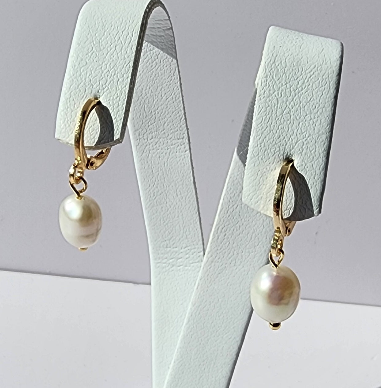 MEEA Single Natural Freshwater Pearl on Gold Lever Hoop Earrings