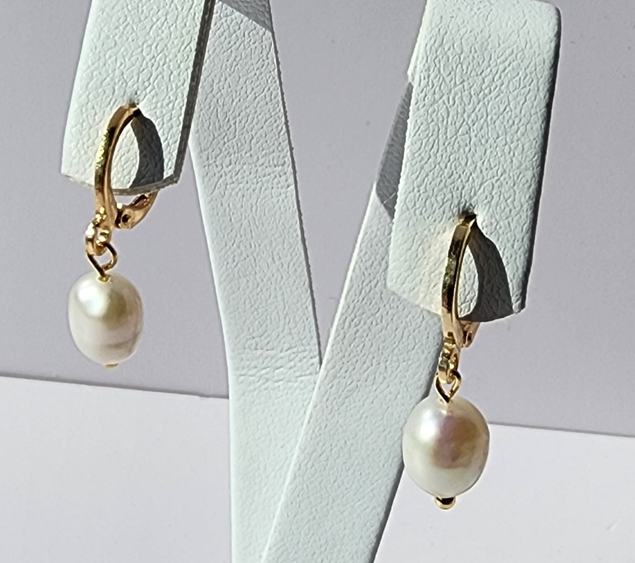 MEEA Single Natural Freshwater Pearl on Gold Lever Hoop Earrings