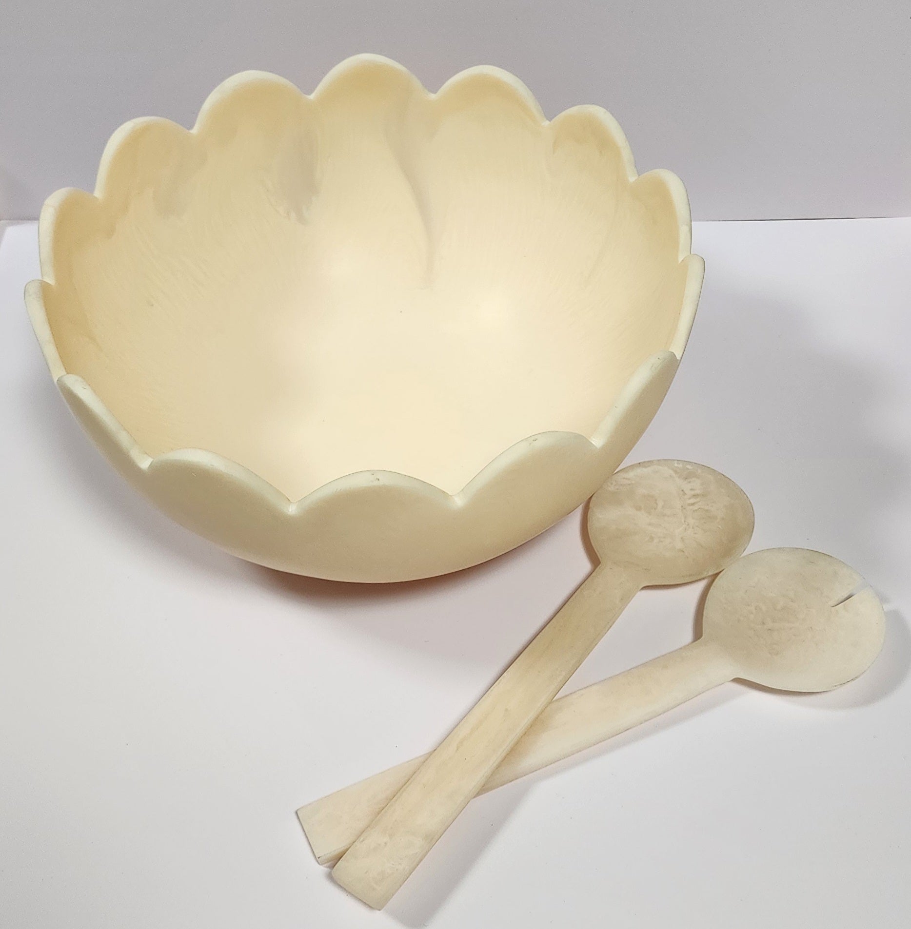 Salad Servers - Beige Resin