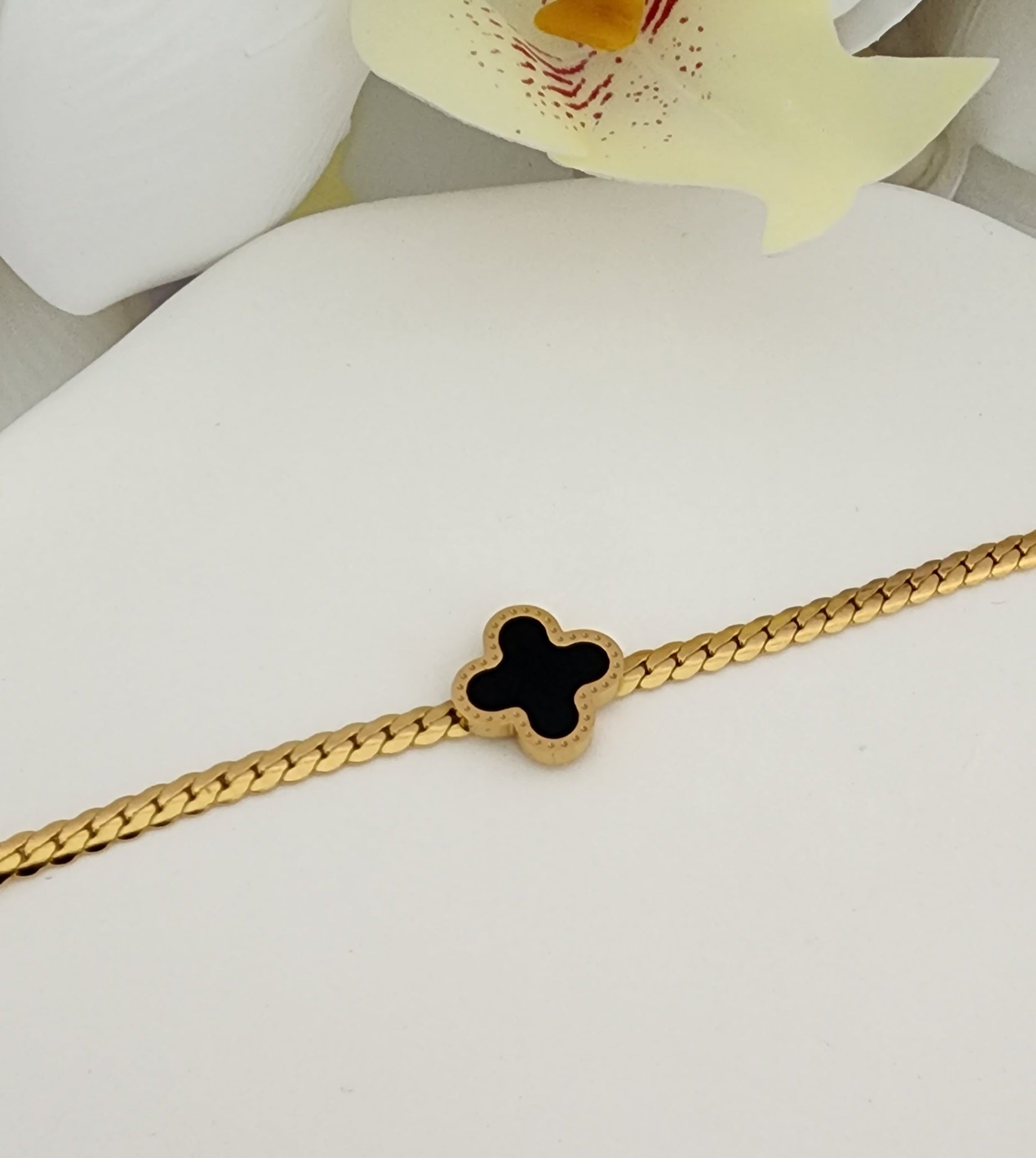 Pathos Jewellery - IOS Bracelet - Available in Black & White Clover