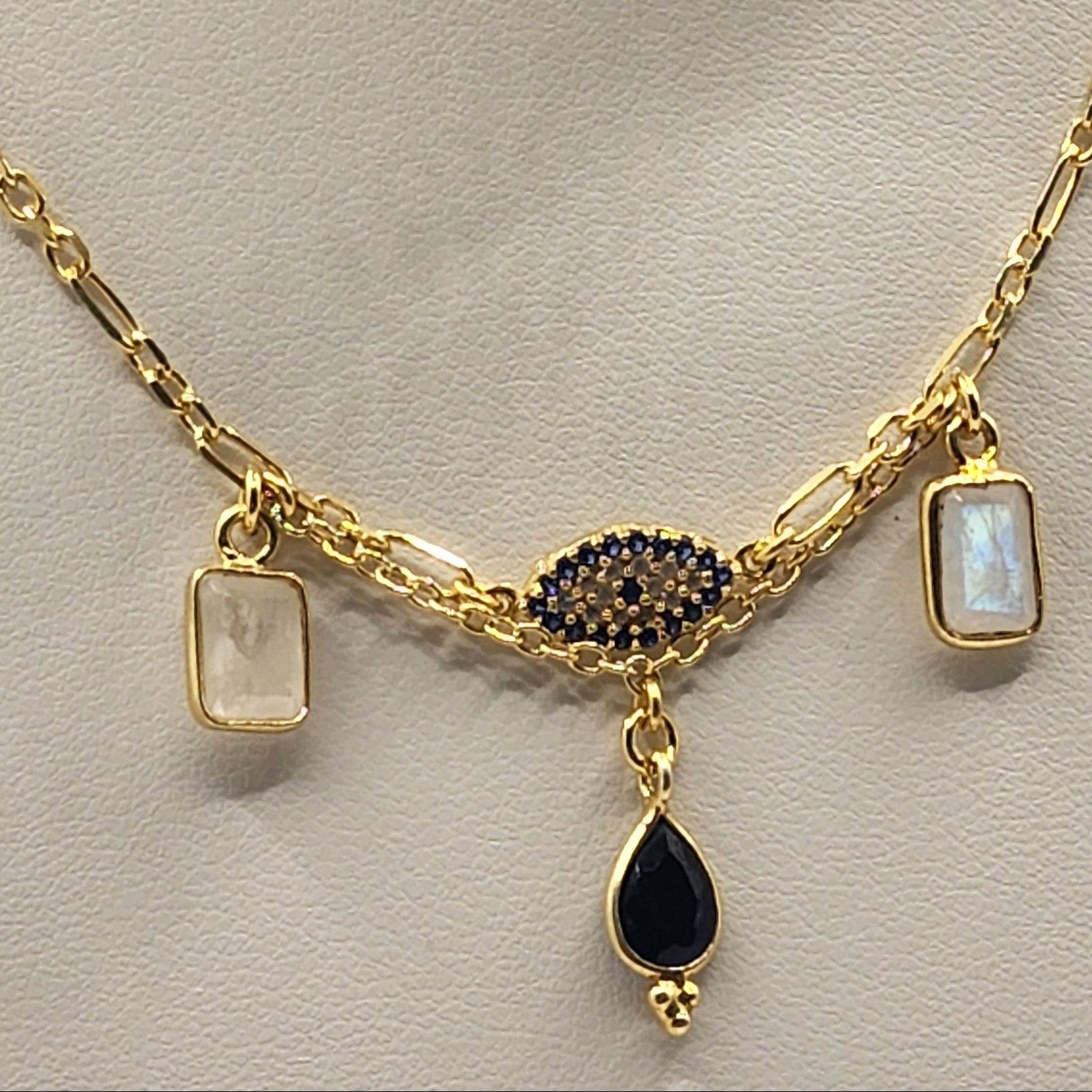 Necklace Look Into My Eyes by Iosifina Stars