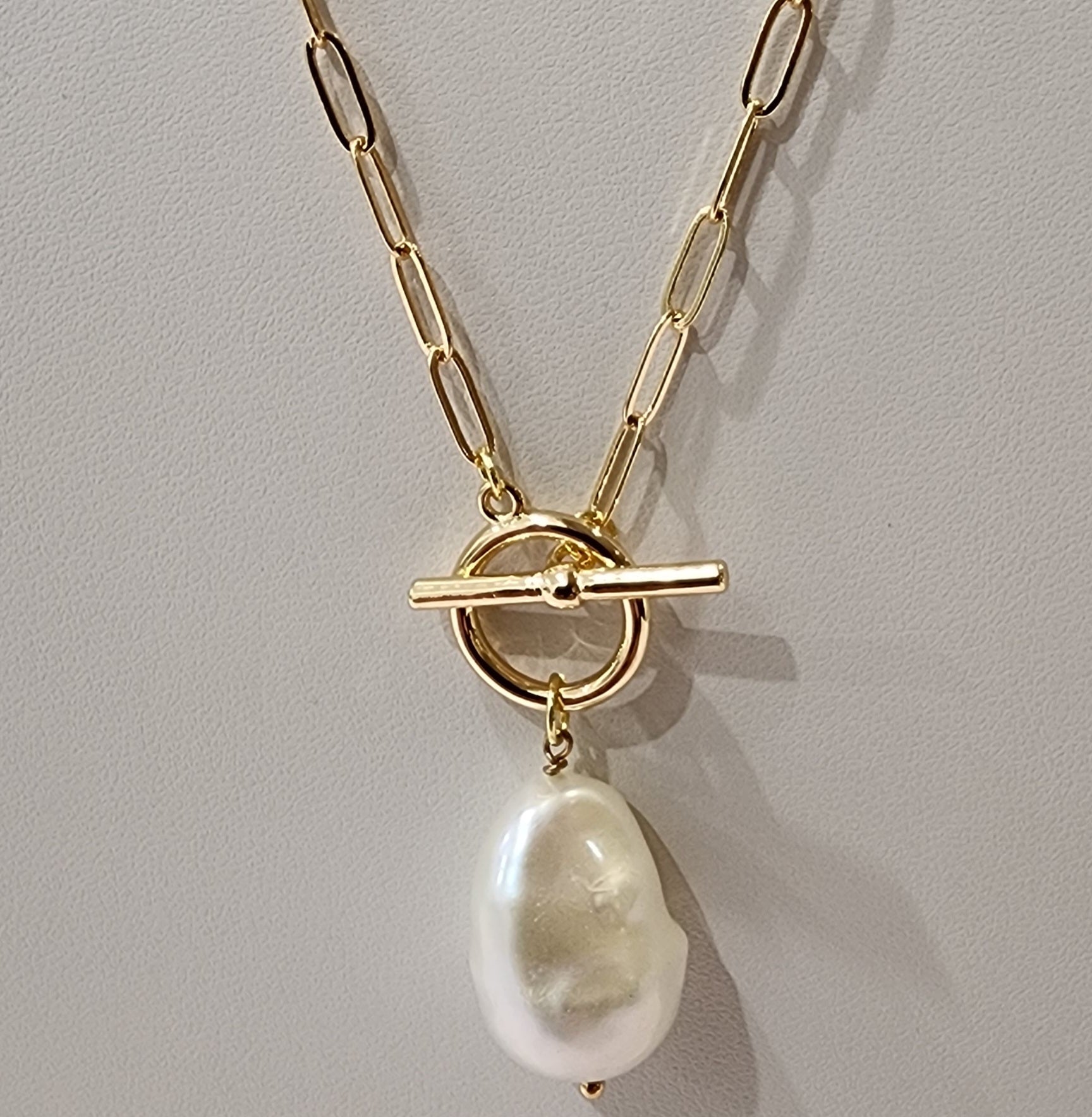 MEEA Gold-Plated Link Chain Necklace with Fob Clasp & Single Baroque Pearl