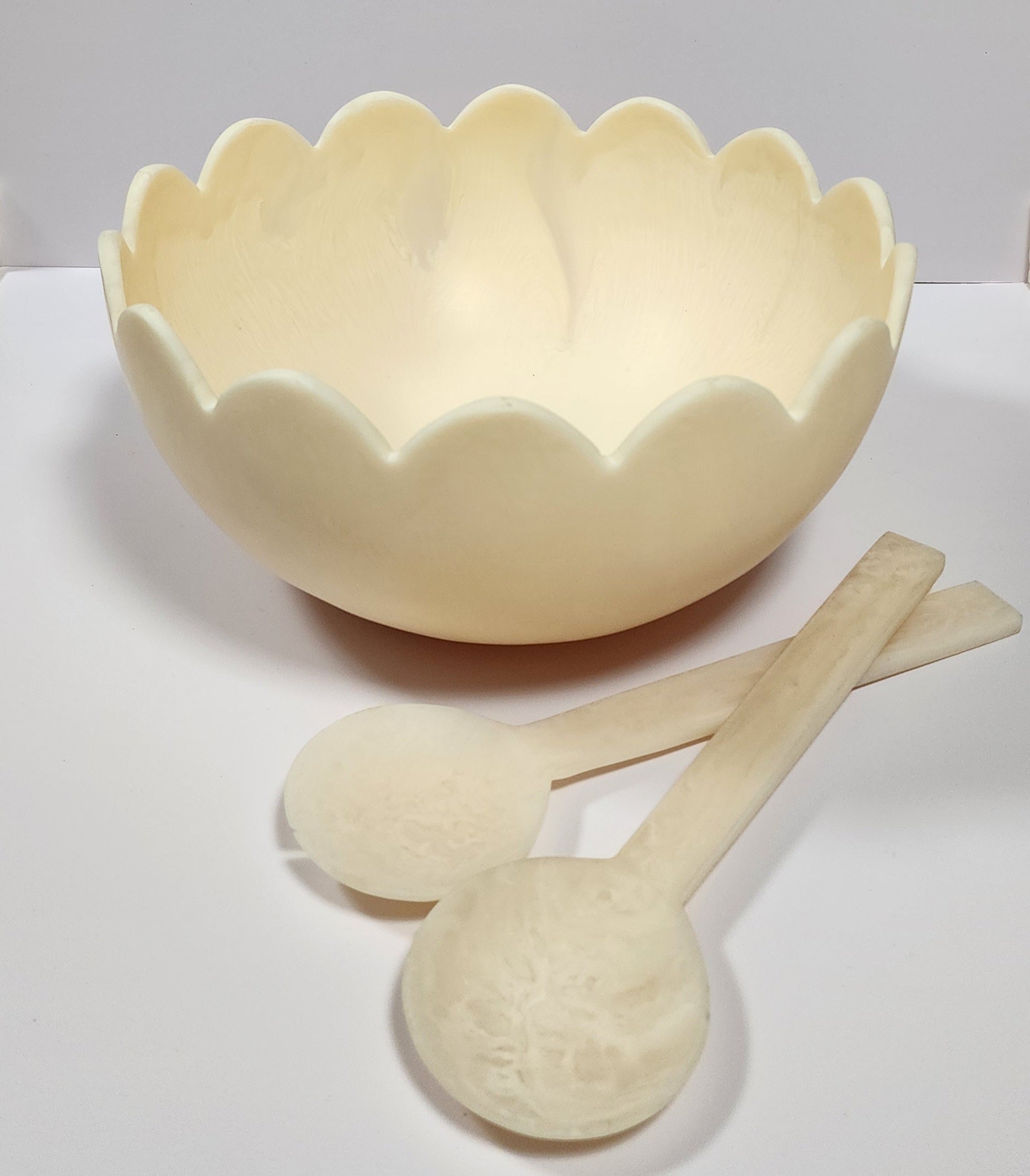 Salad Servers - Beige Resin