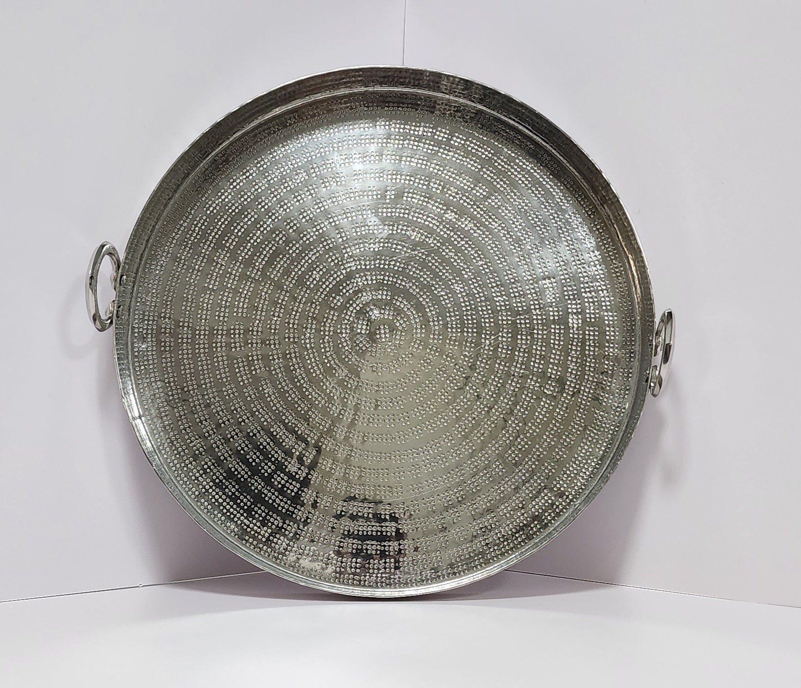 Hammered Round Tray with Rings – Silver